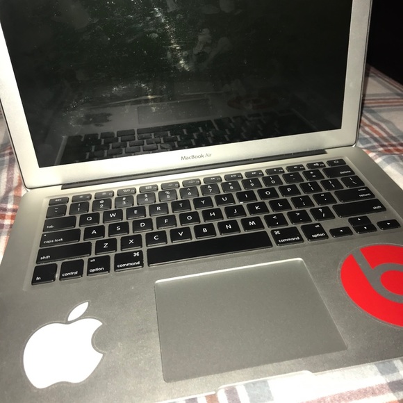 MacBook Air - Picture 3 of 4
